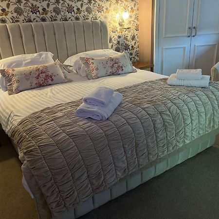 Whiston Hall Luaran gambar