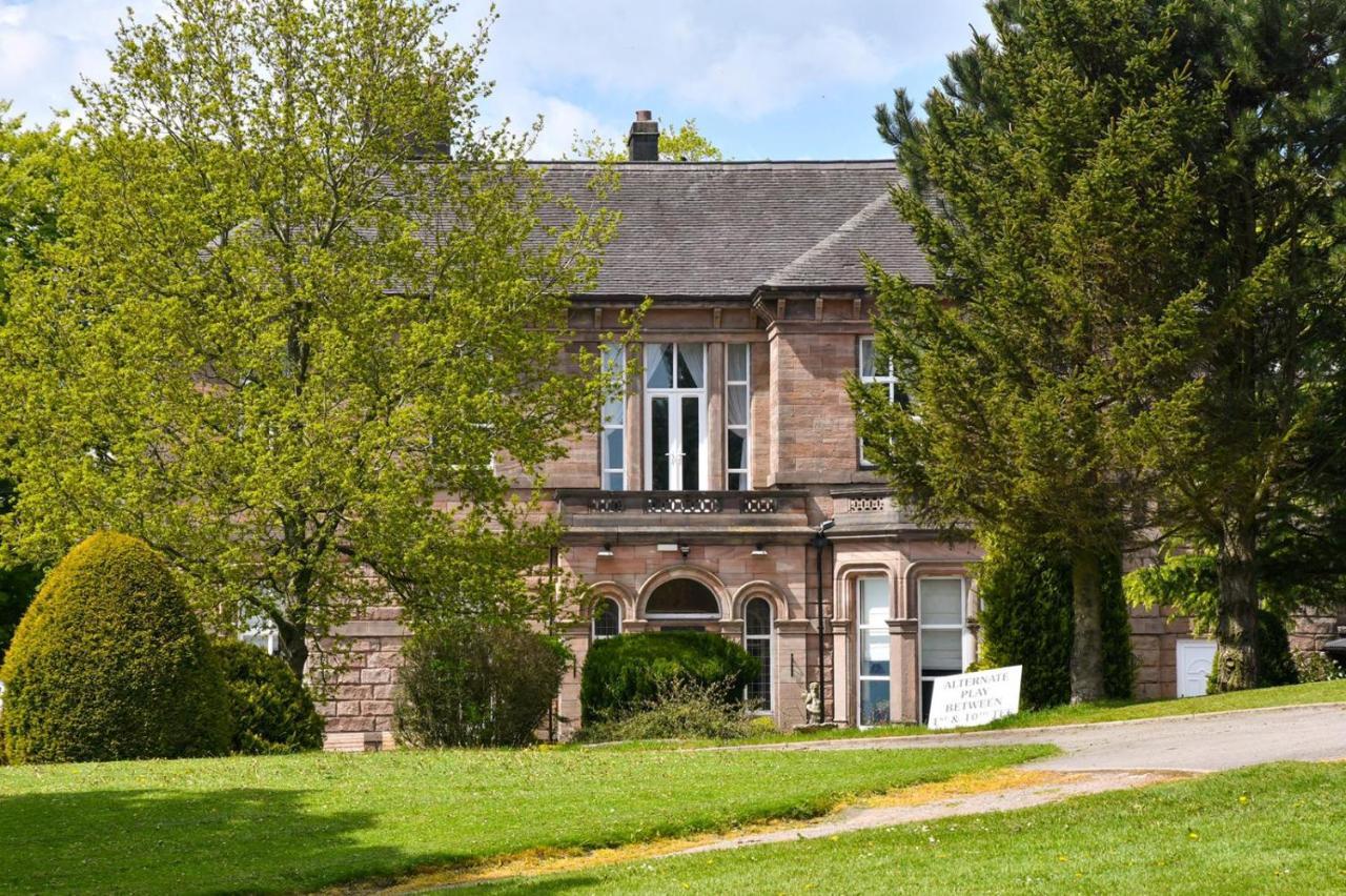 Whiston Hall Luaran gambar