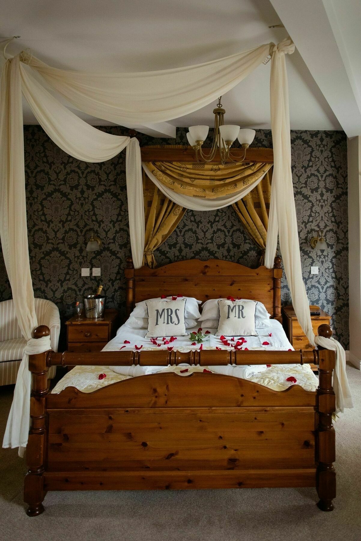 Whiston Hall Luaran gambar